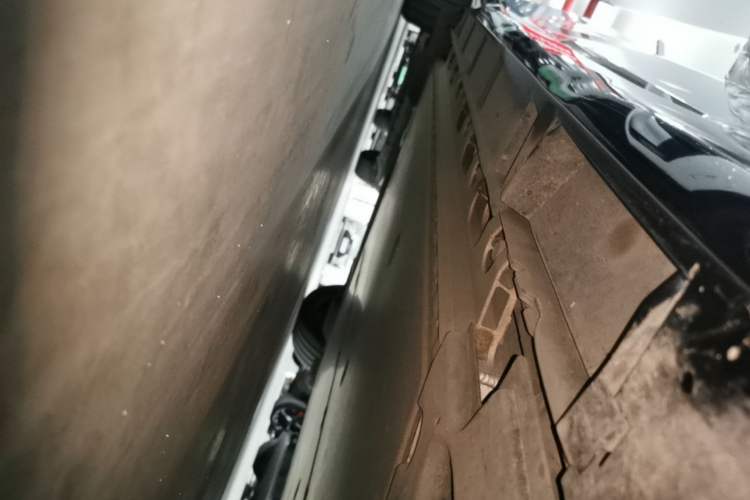 Used Nissan N7 2025 510 Max Right Side Sill