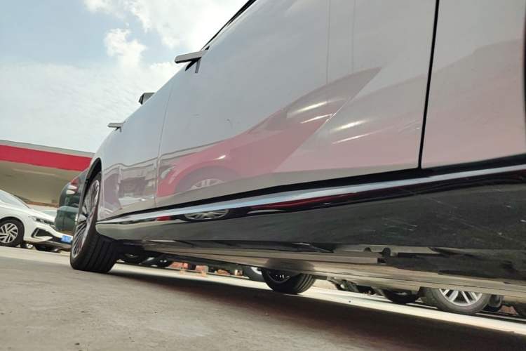 Used Nissan N7 2025 510 Max Right Side Sill