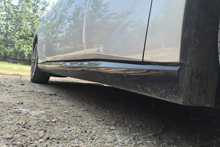 Used Nissan N7 2025 625 Pro Right Side Sill