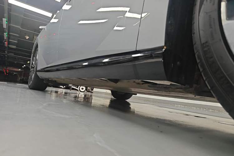 Used Nissan N7 2025 625 Max Right Side Sill