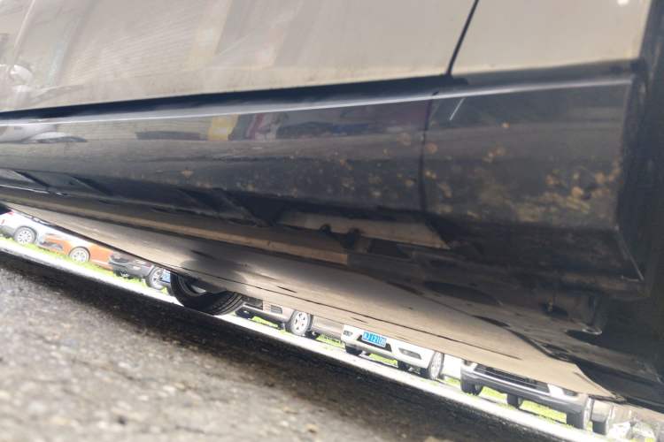 Used Nissan N7 2025 625 Max Right Side Sill