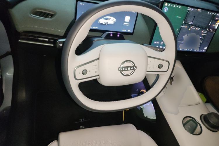 Used Nissan N7 2025 625 Max Steering Wheel