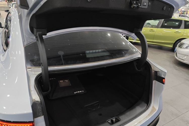 Used Nissan N7 2025 510 Pro Trunk