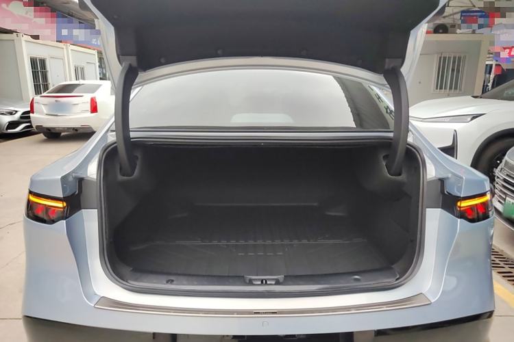 Used Nissan N7 2025 510 Pro Trunk