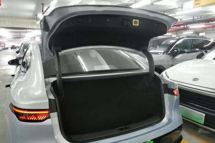 Used Nissan N7 2025 510 Max Trunk