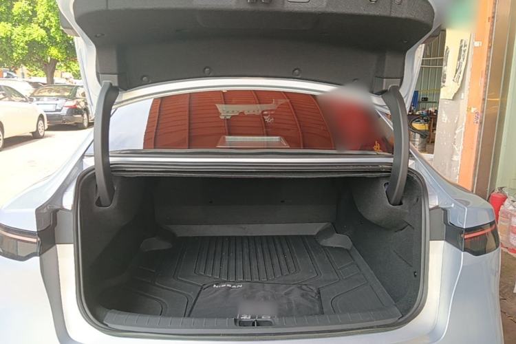 Used Nissan N7 2025 625 Pro Trunk