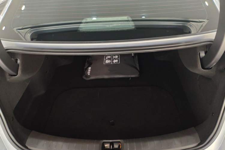 Used Nissan N7 2025 510 Max Trunk