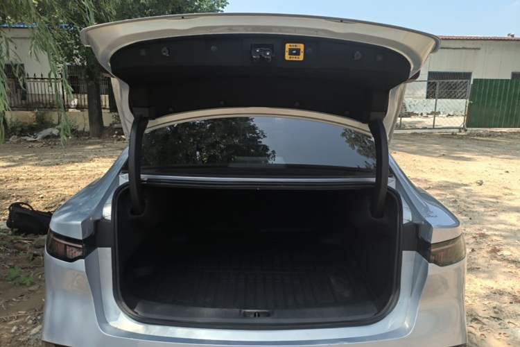 Used Nissan N7 2025 625 Pro Trunk