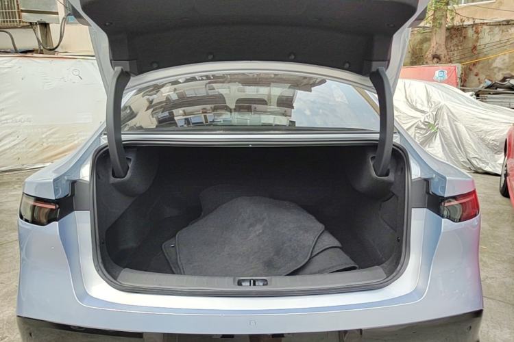 Used Nissan N7 2025 510 Max Trunk