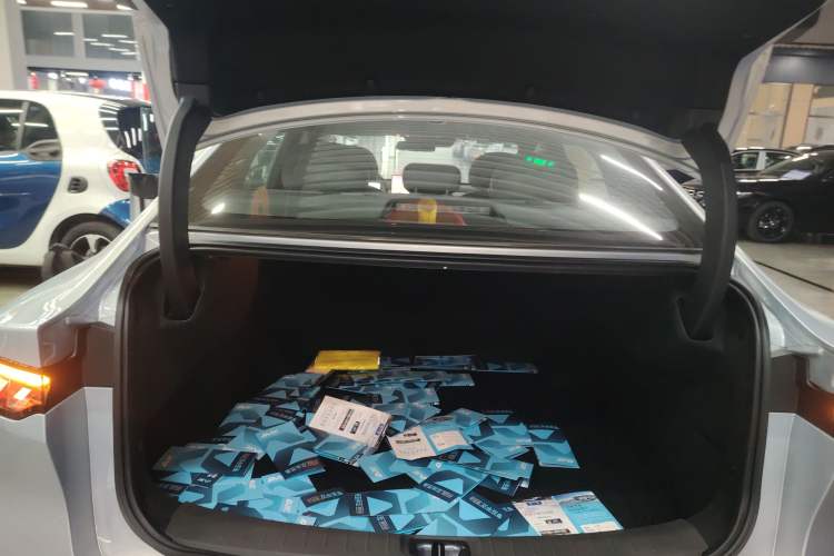 Used Nissan N7 2025 510 Max Trunk
