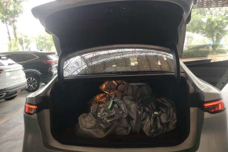 Used Nissan N7 2025 510 Pro Trunk