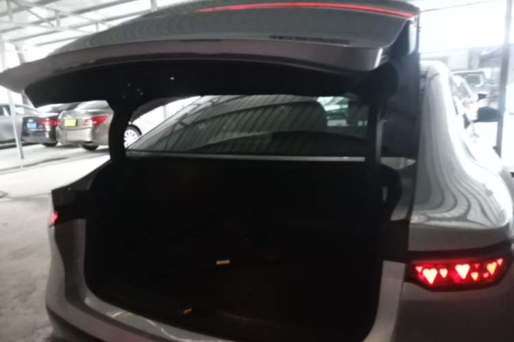 Used Nissan N7 2025 510 Pro Trunk