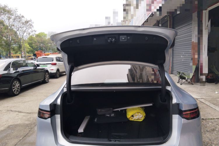 Used Nissan N7 2025 625 Max Trunk