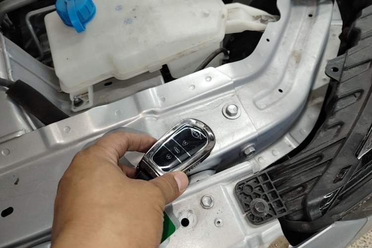 Used Nissan N7 2025 625 Max Vehicle Key