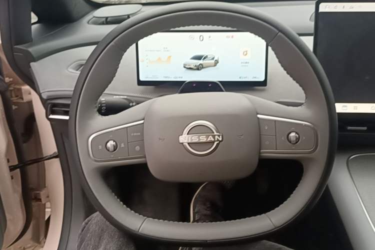 Used Nissan N7 2025 625 Max Steering Wheel