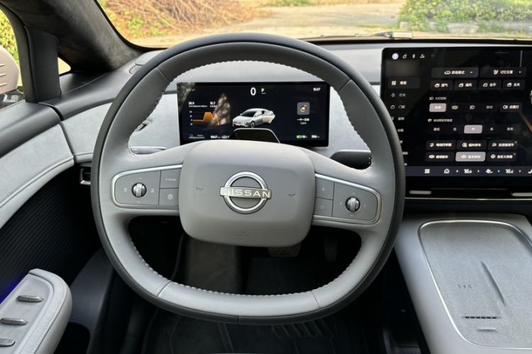 Used Nissan N7 2025 625 Max Steering Wheel