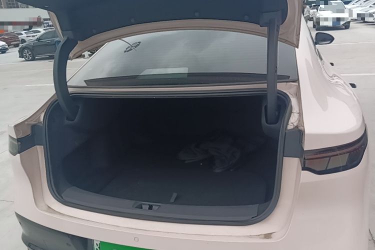 Used Nissan N7 2025 510 Max Trunk
