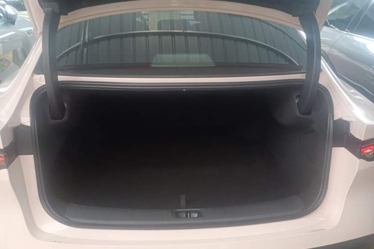Used Nissan N7 2025 510 Pro Trunk