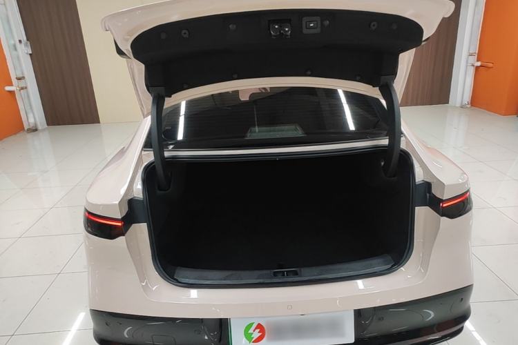 Used Nissan N7 2025 625 Pro Trunk