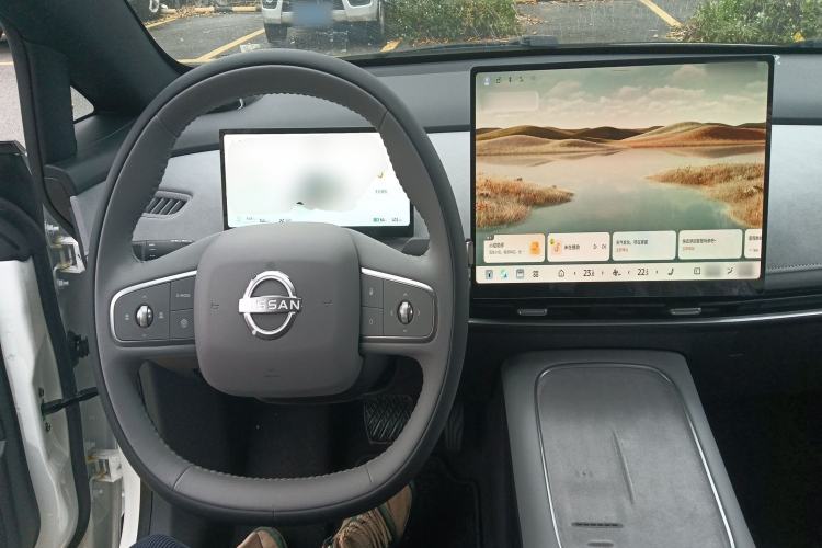 Used Nissan N7 2025 625 Pro Center Console