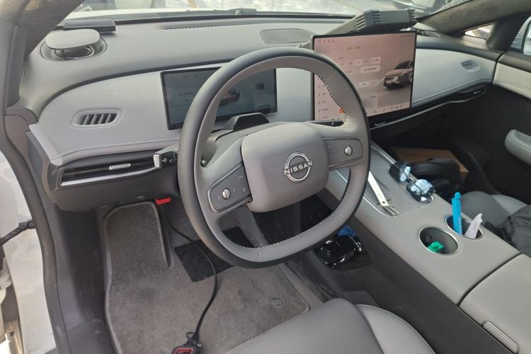 Used Nissan N7 2025 510 Max Center Console