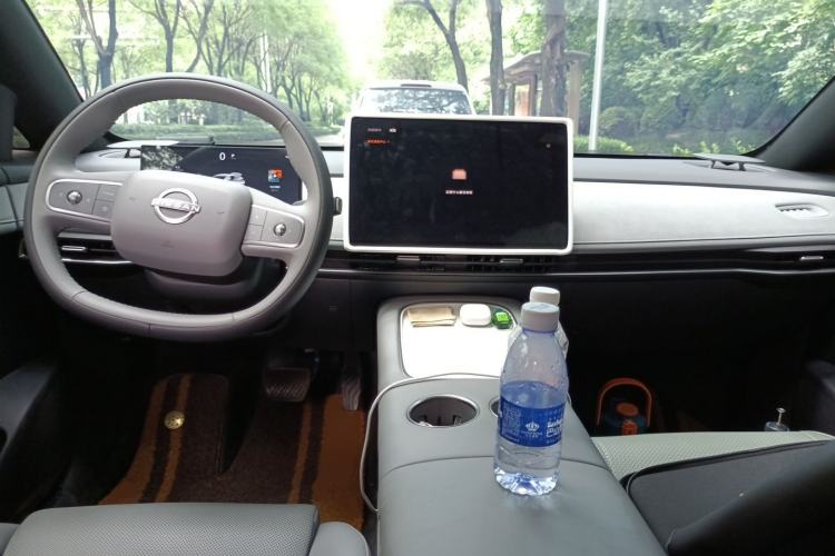 Used Nissan N7 2025 510 Pro Center Console