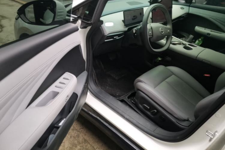 Used Nissan N7 2025 625 Max Driver Seat
