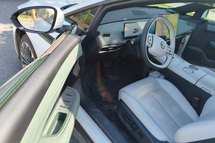 Used Nissan N7 2025 510 Max Driver Seat