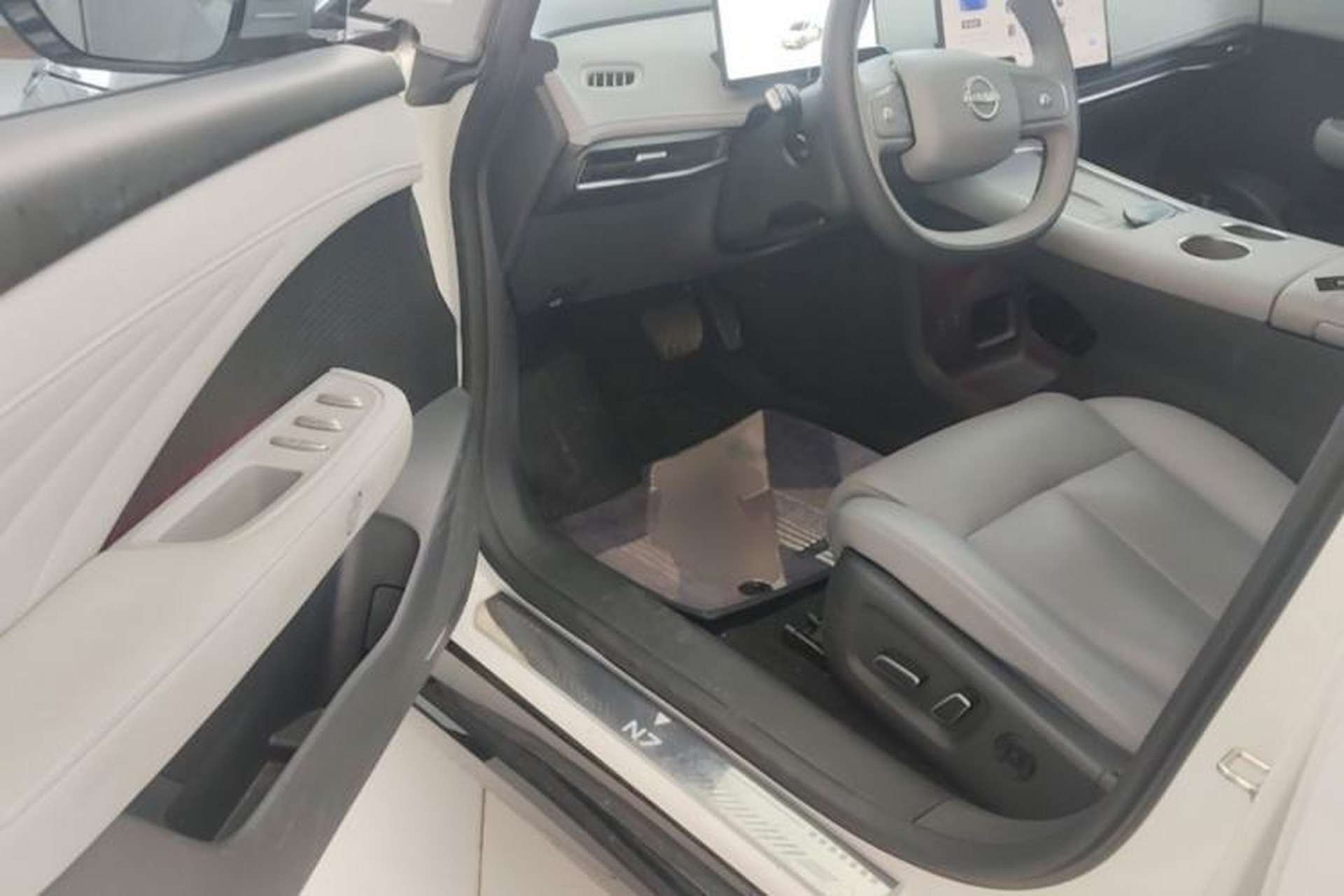 Used Nissan N7 2025 510 Max Driver Seat