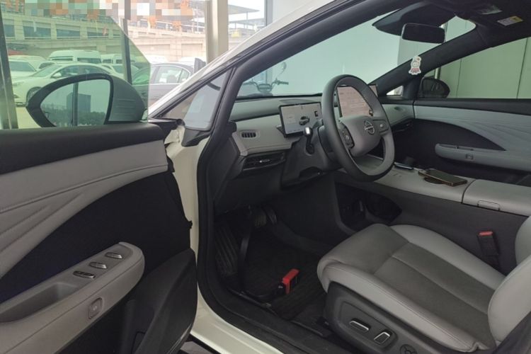 Used Nissan N7 2025 510 Max Driver Seat