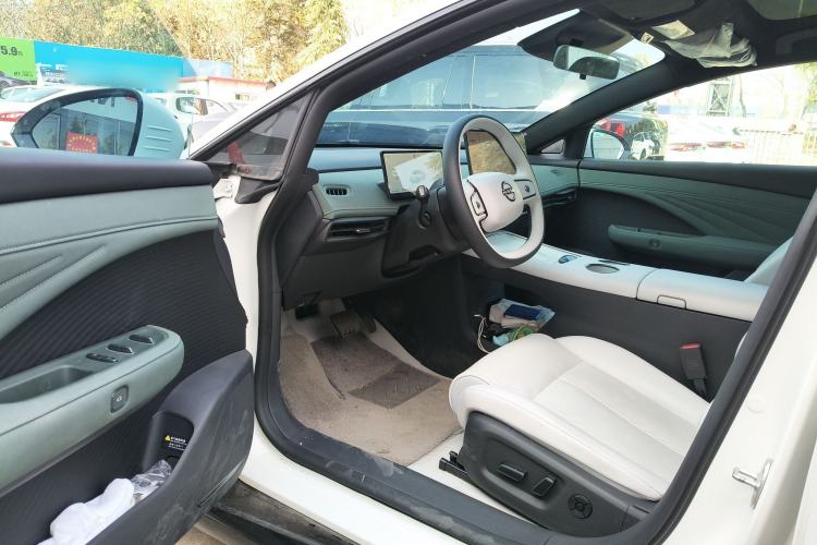 Used Nissan N7 2025 510 Max Driver Seat