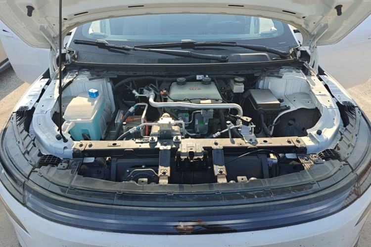 Used Nissan N7 2025 510 Max Engine Bay
