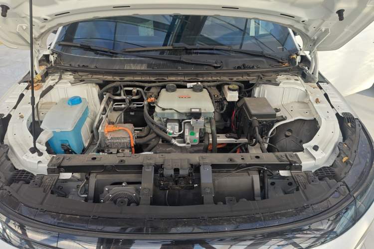 Used Nissan N7 2025 510 Max Engine Bay