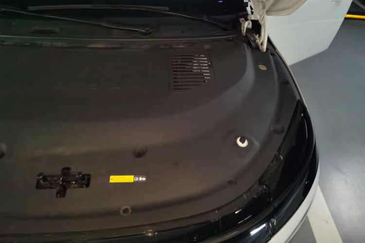 Used Nissan N7 2025 625 Max Engine Bay Left