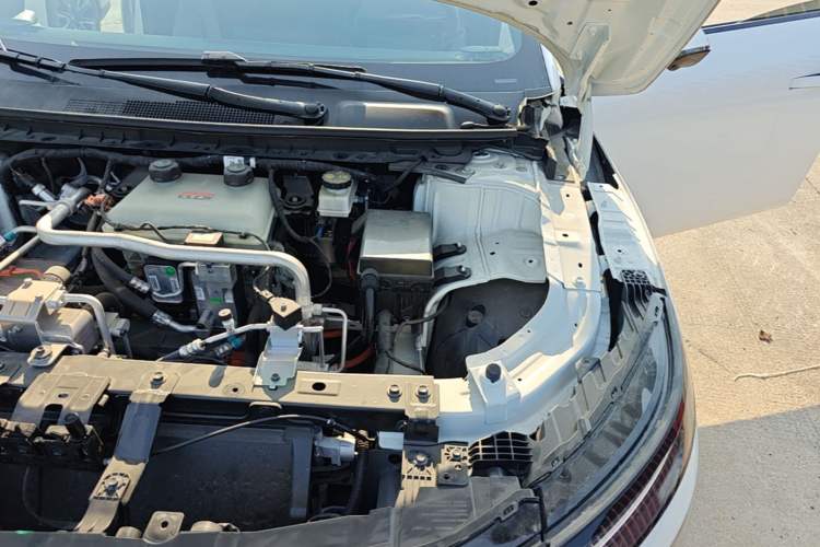 Used Nissan N7 2025 510 Max Engine Bay Left