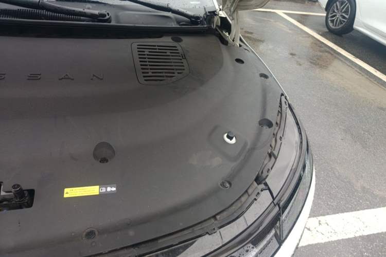 Used Nissan N7 2025 625 Max Engine Bay Left