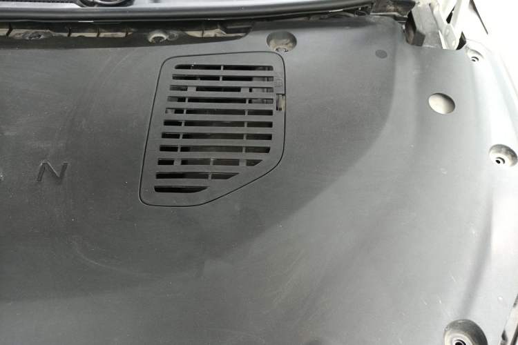 Used Nissan N7 2025 510 Pro Engine Bay Left