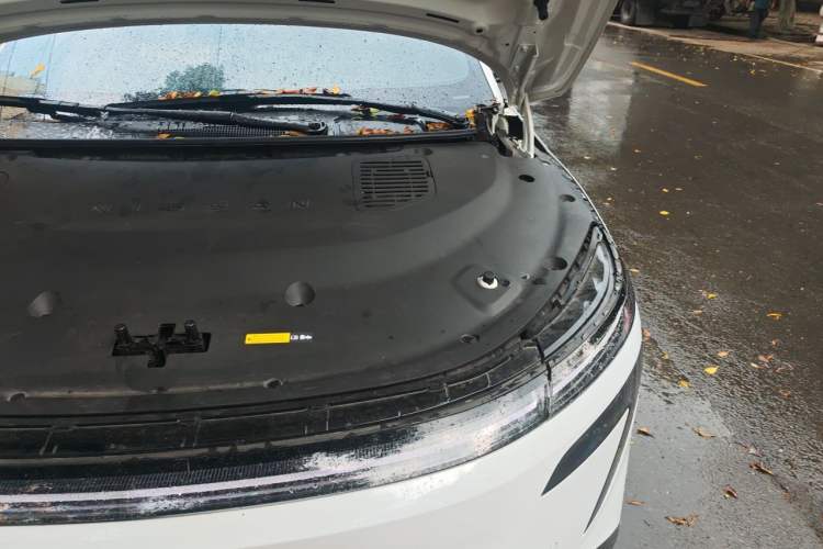 Used Nissan N7 2025 625 Max Engine Bay Left