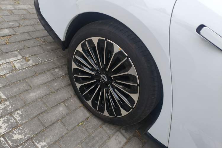 Used Nissan N7 2025 625 Pro Exterior 1