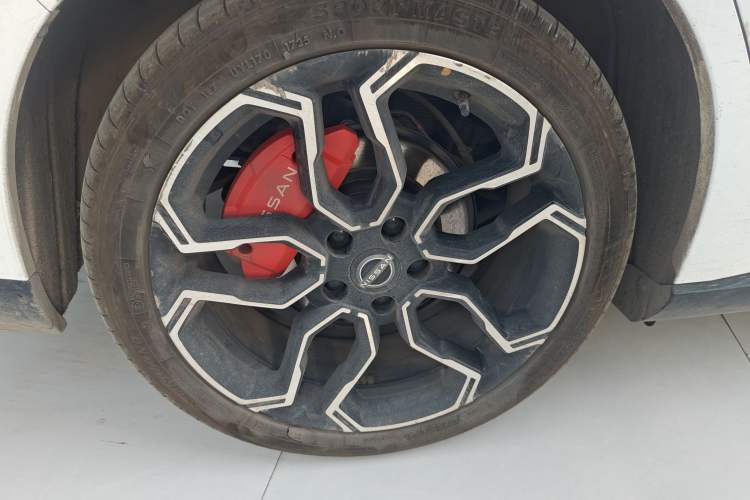 Used Nissan N7 2025 510 Max Exterior 4