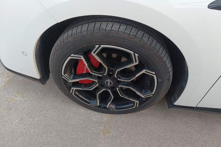 Used Nissan N7 2025 510 Max Exterior 4