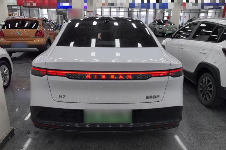 Used Nissan N7 2025 625 Max Exterior 4