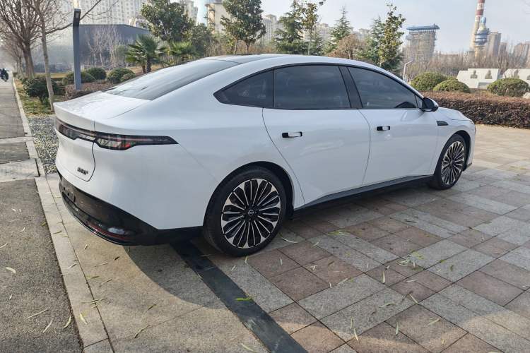 Used Nissan N7 2025 625 Pro Exterior 5