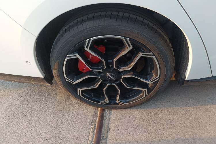 Used Nissan N7 2025 510 Max Exterior 5