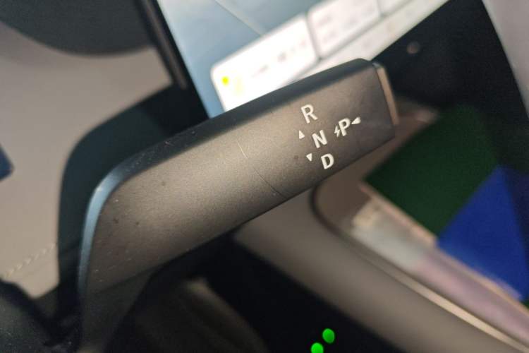 Used Nissan N7 2025 510 Pro Gear Lever