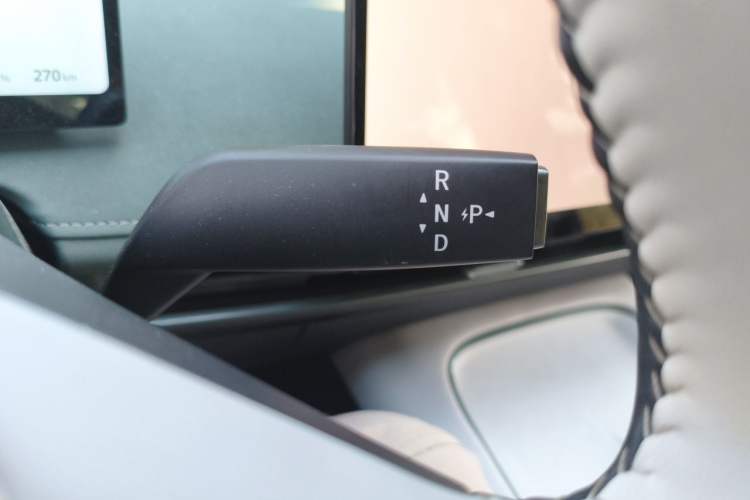 Used Nissan N7 2025 510 Max Gear Lever