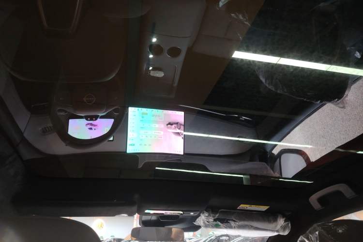 Used Nissan N7 2025 510 Max Headliner
