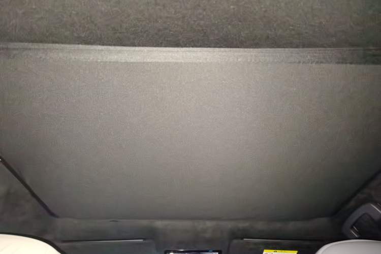 Used Nissan N7 2025 625 Max Headliner