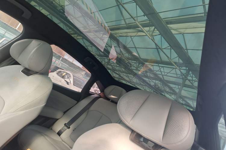 Used Nissan N7 2025 510 Max Headliner