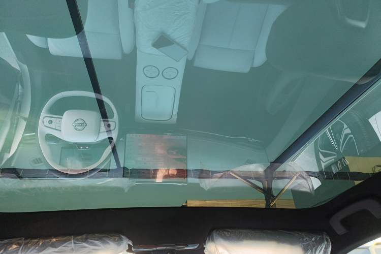 Used Nissan N7 2025 510 Max Headliner
